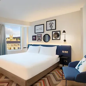 Hampton By Hilton Hotell