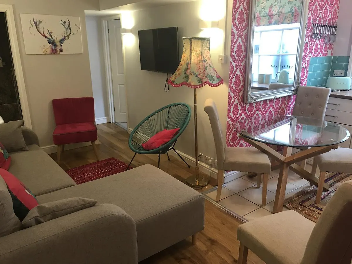 2 Bed, Ground Floor Bijou Georgian City Apartment Bath Großbritannien
